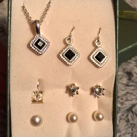 Necklace - Picture 2 of 2